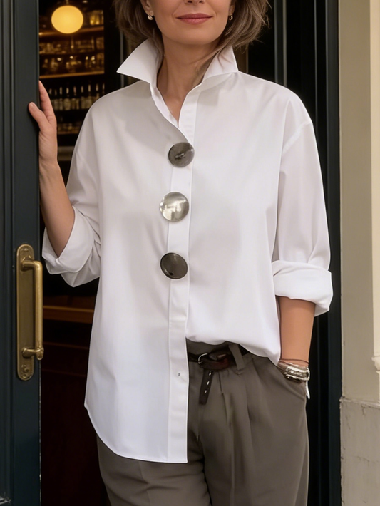 Rachel | Blouse à col montant et boutons audacieux