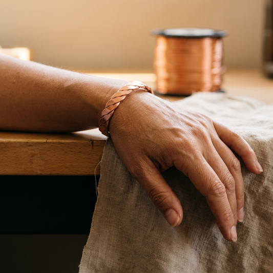 Bracelet en cuivre rougeâtre