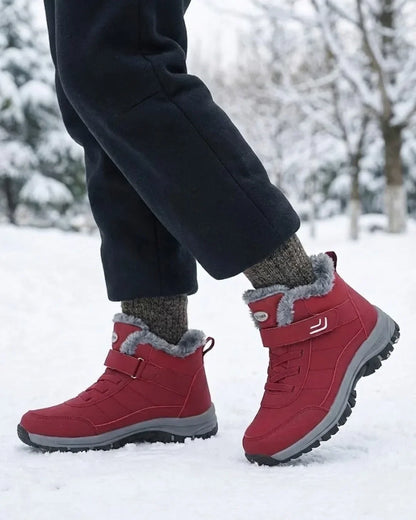 Women’s Plush-Lined Lace-Up Ankle Snow Boots