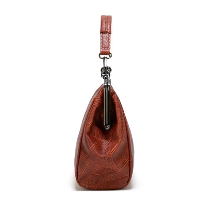 Sac à bandoulière pour femme marron café à rabat et fermeture magnétique