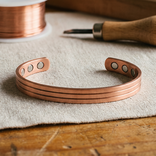 Bracelet en cuivre à motifs de sillons