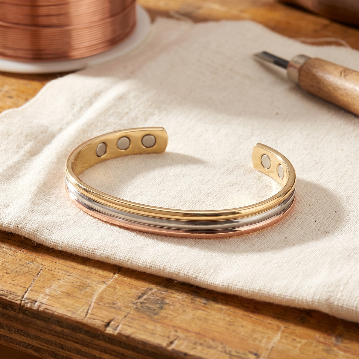 Bracelet en cuivre à couture