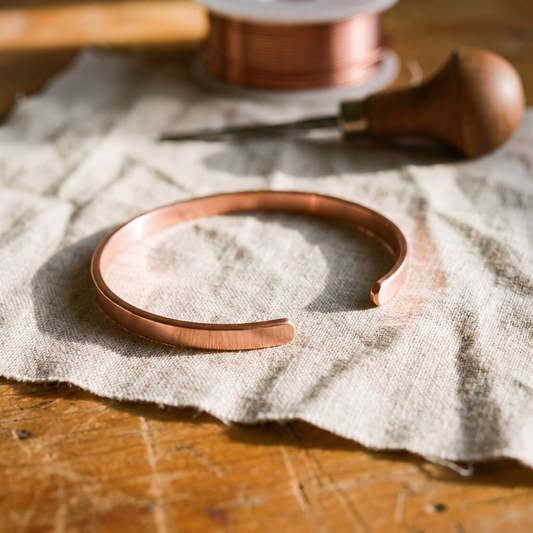 Bracelet en cuivre du fleuve рҿы
